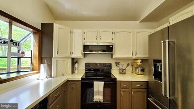 4227 Purple Twilight Way in Ellicott City, MD - Foto de edificio - Building Photo