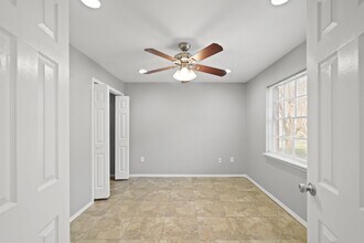 13447 Castilian Dr in Houston, TX - Building Photo - Building Photo