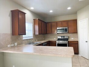 11021 Boundless Valley Dr in Austin, TX - Building Photo - Building Photo