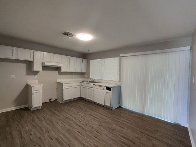 7234 Montgomery Dr in San Antonio, TX - Building Photo - Building Photo
