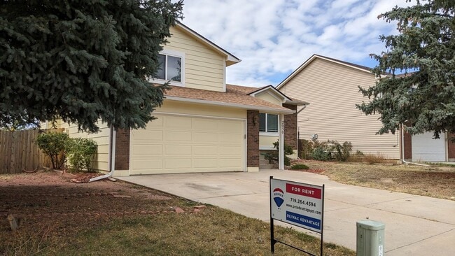 2050 Leoti Dr in Colorado Springs, CO - Building Photo - Building Photo