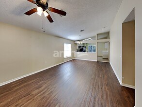 7831 Chadwick Dr in New Port Richey, FL - Foto de edificio - Building Photo