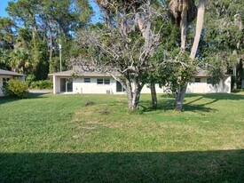 753 NE 9th St in Crystal River, FL - Building Photo