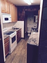 113 Raylinsky Rd, Unit A in Ballston Lake, NY - Foto de edificio - Building Photo