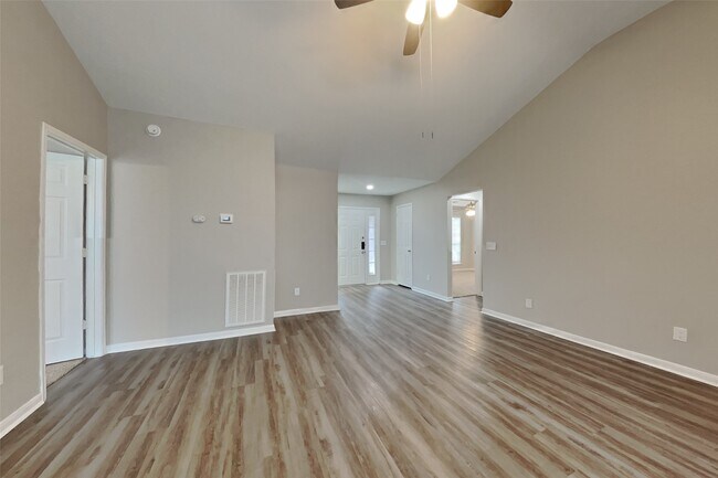 19018 Oakway Dr in Humble, TX - Foto de edificio - Building Photo