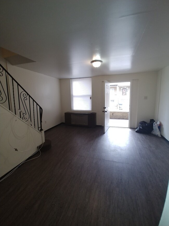 179 W Ruscomb St in Philadelphia, PA - Building Photo - Building Photo