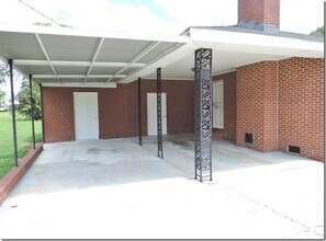 2223 Imperial Ave E in Wilson, NC - Building Photo - Building Photo