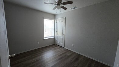 605 Lost Trl, Unit B in Copperas Cove, TX - Foto de edificio - Building Photo