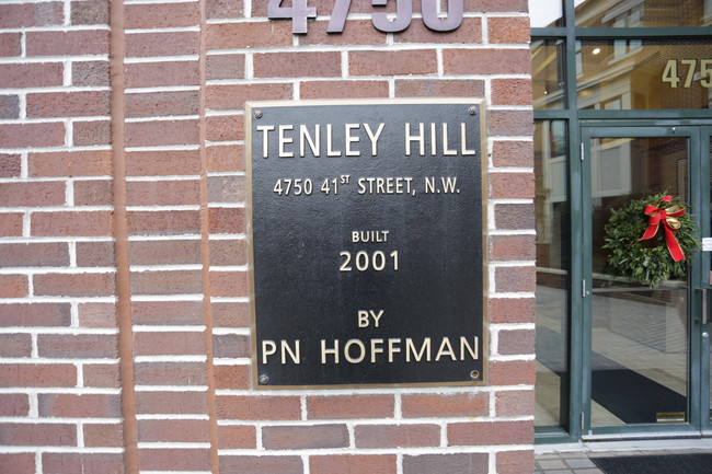 Tenley Hill in Washington, DC - Foto de edificio - Building Photo