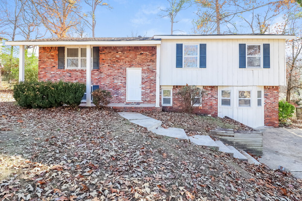 629 16th Terrace Cir NW in Center Point, AL - Building Photo