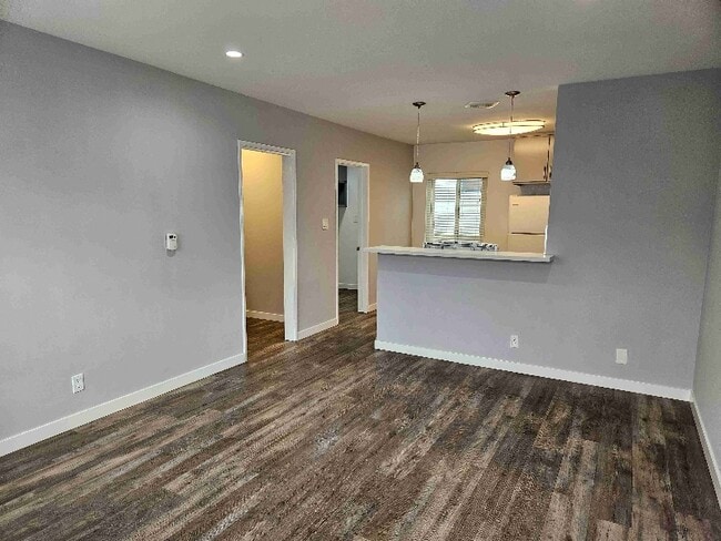 1037 W 12th St in Los Angeles, CA - Building Photo - Building Photo