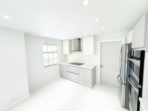 1549 Barcelona Way in Weston, FL - Building Photo - Building Photo