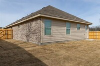 1701 Dove Cir in Ennis, TX - Building Photo - Building Photo