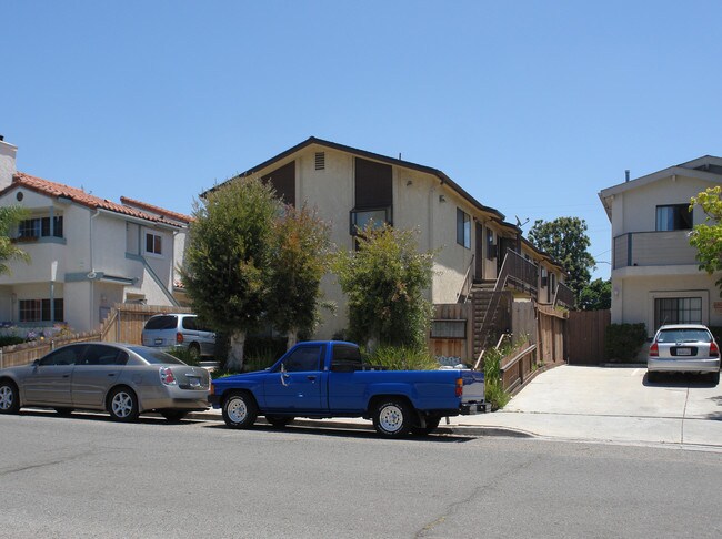 3759 Grim Ave in San Diego, CA - Foto de edificio - Building Photo