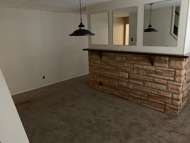 642 S 6th St in Jeannette, PA - Building Photo - Building Photo