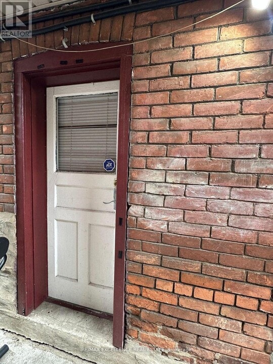 25 Barnesdale Ave S in Hamilton, ON - Building Photo