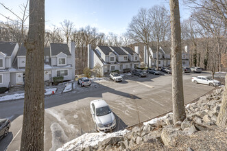 Arrowood in Danbury, CT - Building Photo - Building Photo