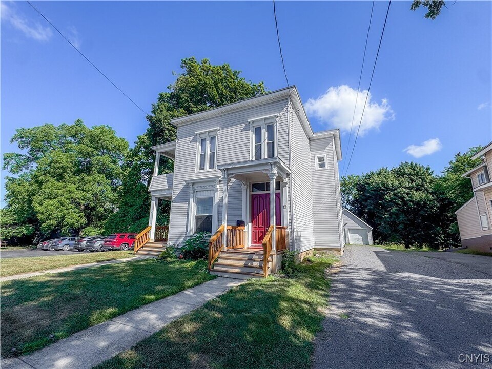 35 Park Ave in Auburn, NY - Building Photo