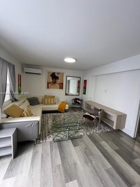 property at 1007 S 21st Ave