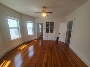 26 Buttonwood St, Unit 3 in Boston, MA - Building Photo - Building Photo