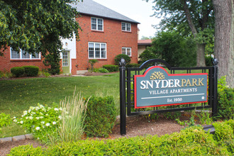 SnyderPark Village Apartments in Amherst, NY - Building Photo - Building Photo