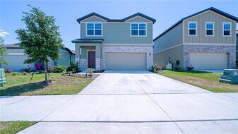 8735 Sportsman Lp in Groveland, FL - Building Photo