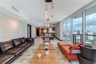 17001 Collins Ave in Sunny Isles Beach, FL - Building Photo - Building Photo