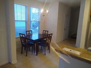 Room in Townhome on Maypearl Ln in Raleigh, NC - Foto de edificio - Building Photo