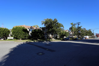 Courtyard Apartments in Brea, CA - Building Photo - Building Photo