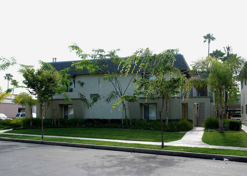 1542 S Hampstead St in Anaheim, CA - Building Photo