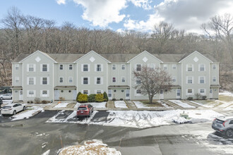 Silver Isle Way in Meriden, CT - Building Photo - Building Photo