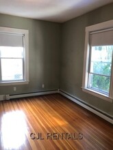 85 Pond St in Waltham, MA - Building Photo - Building Photo