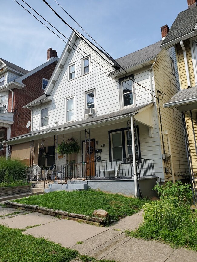 property at 825 N Clewell St