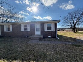 1736 Greenwood Rd in Lebanon, TN - Building Photo