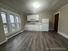 26 Waterville Rd, Unit 2 in Skowhegan, ME - Building Photo