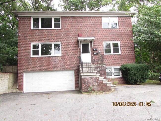82 Laurel Pl in Yonkers, NY - Building Photo - Building Photo