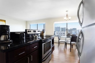 Clay Park Tower Apartments in San Francisco, CA - Foto de edificio - Building Photo
