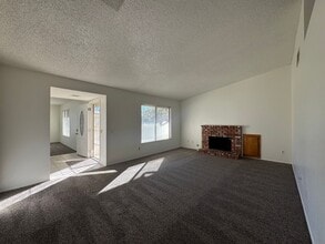 13718 Nassau Dr in Victorville, CA - Building Photo - Building Photo