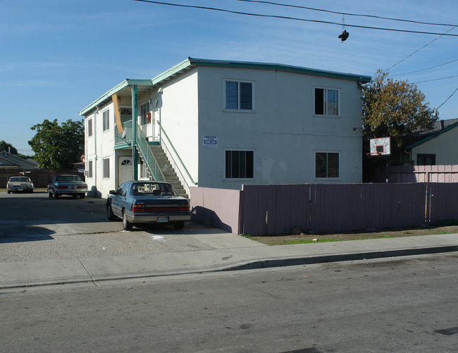 4420-4430 Bassett St in Santa Clara, CA - Building Photo - Building Photo