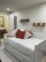 10271 NW 66th St in Doral, FL - Building Photo