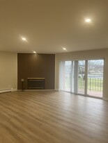 10381 Dearlove Rd, Unit 2A in Glenview, IL - Building Photo