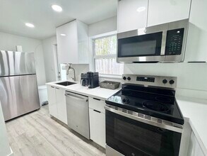 1130 NE 18th Ave in Fort Lauderdale, FL - Building Photo - Building Photo