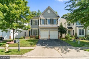 13049 Taverner Loop in Woodbridge, VA - Building Photo