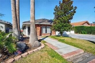 30221 Channel Way Dr in Canyon Lake, CA - Foto de edificio - Building Photo