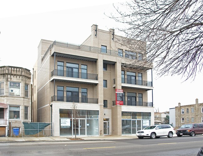 1935-1943 N California Ave in Chicago, IL - Building Photo - Building Photo