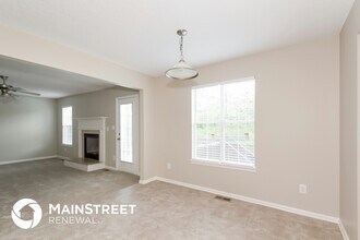 5934 Colonnade Dr in Rex, GA - Foto de edificio - Building Photo