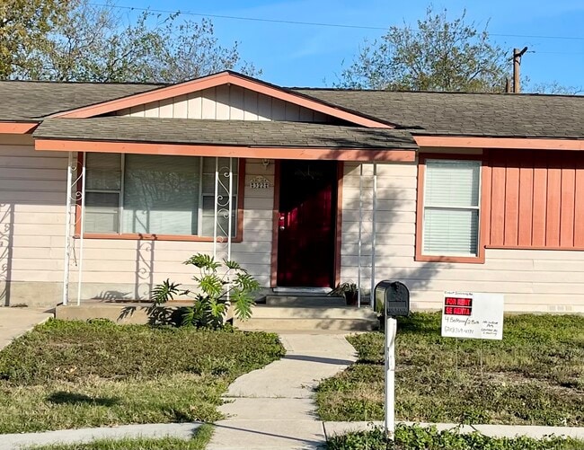 322 Saint Louis Ave in San Antonio, TX - Foto de edificio - Building Photo