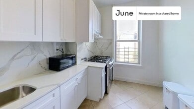 Private bedroom in 4 bed/1 bath Home in Brooklyn, NY - Building Photo - Building Photo