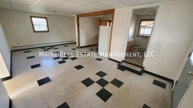 23 Wilson St in Skowhegan, ME - Building Photo - Building Photo