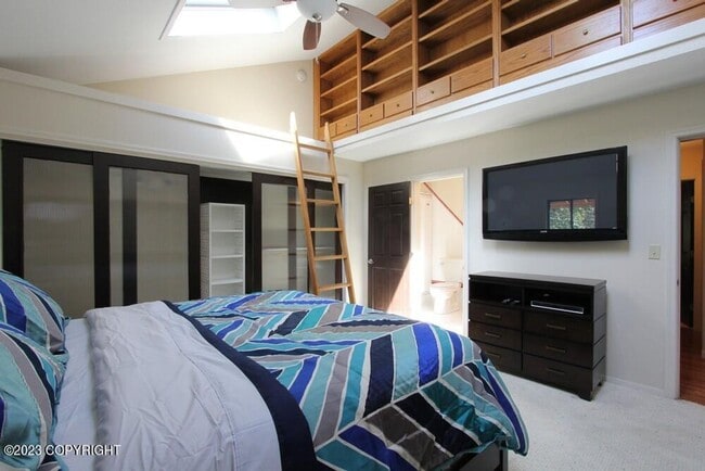 524 Eyak Dr in Anchorage, AK - Building Photo - Building Photo